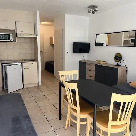 Climatise Pour 3 Pers, A 50m De La Plage, Centre-ville Saint-raphael, Wifi, Parking Dispo - Fr-1-466a-38 Apartmán Saint-Raphaël